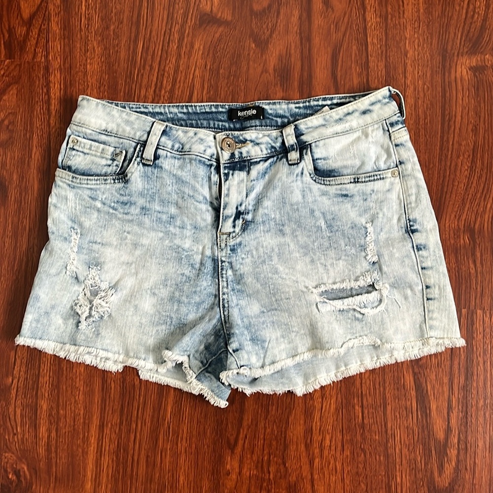 Kensie Light Wash Denim Shorts
